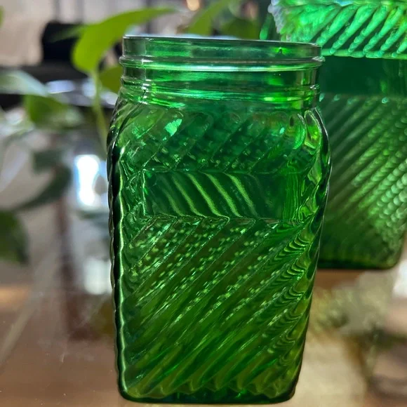 Set of Three Owen’s-Illinois Green Depression Glass Canisters - Picture 8 of 8